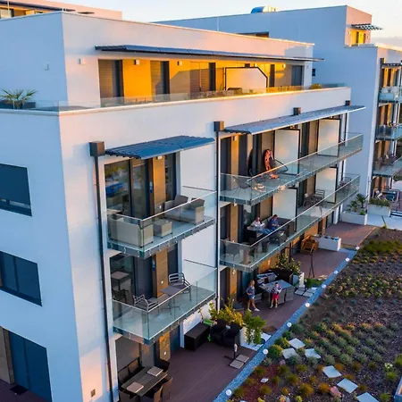 Lakeview Apartament *