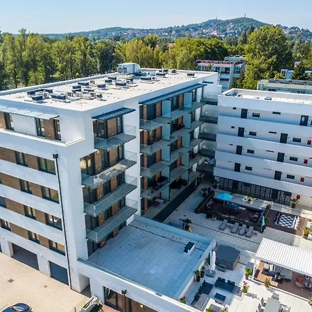 Lakeview Apartament *